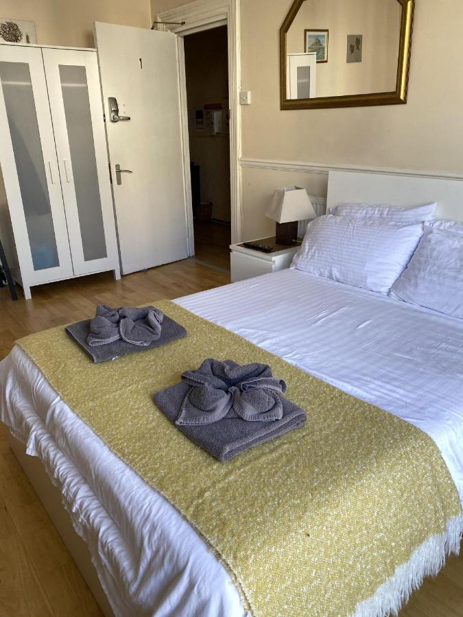 Parasol Weston Guest House 객실 사진
